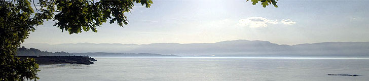 avecplaisirdesign | contact | View of the Geneva's Lake, Haute-Savoie, France.